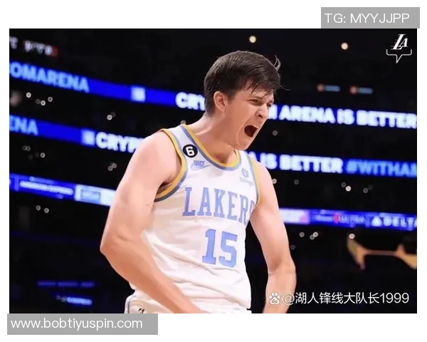 里夫斯谈球队阵容变化频繁称场上组合有时显得奇怪 里夫斯谈球队阵容变化频繁称场上组合有时显得奇怪