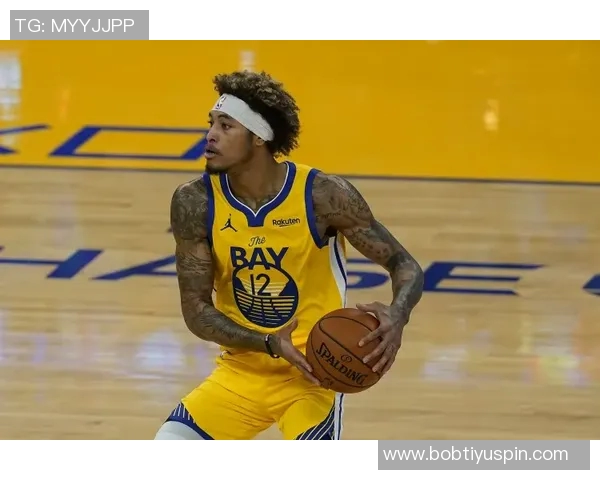 克尼佩尔下半场发力却三分失准11投5中仅得12分4篮板表现平平